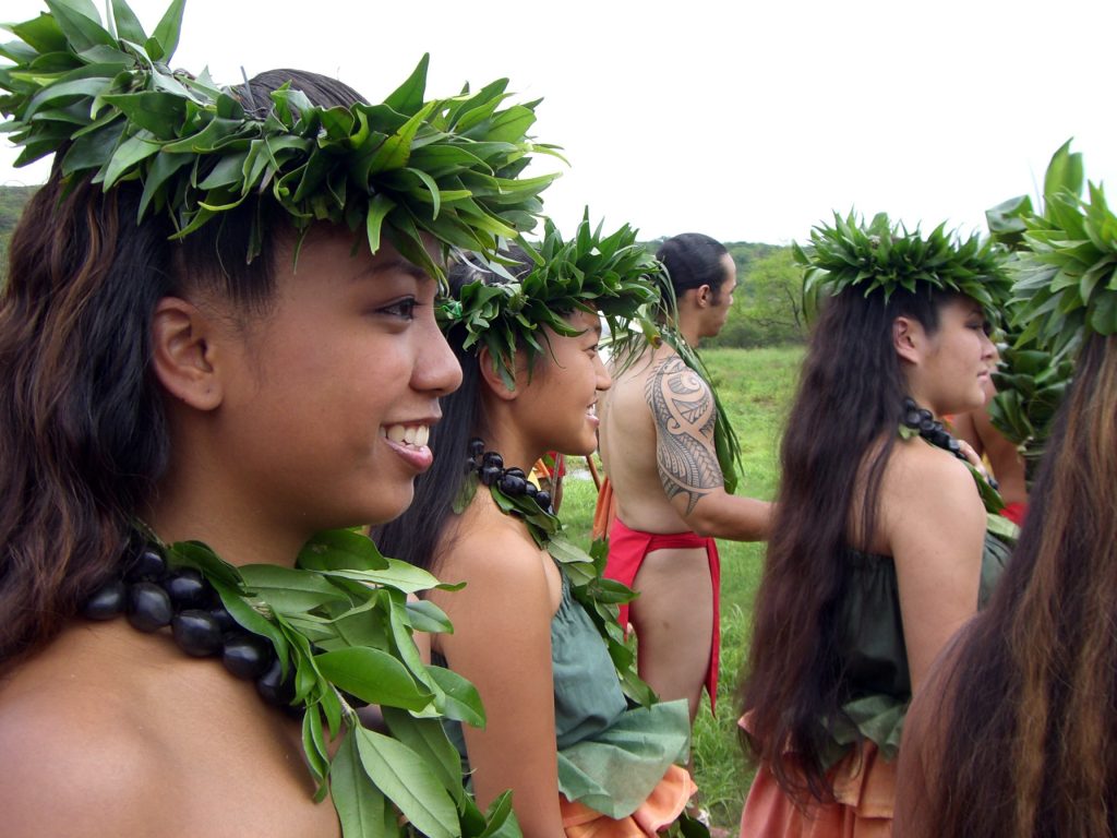 hula dancers