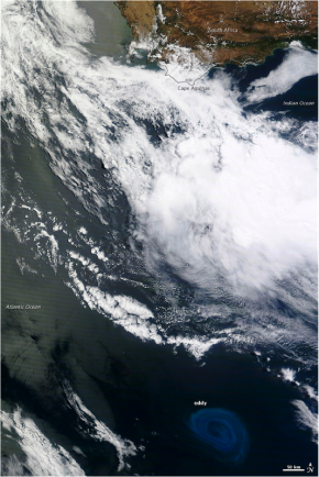<p><strong>Fig. 5.22.</strong> An eddy about 600 km off the coast of Australia in the southeastern Indian Ocean, which was made visible by a plankton bloom on December 30, 2013 that showed sea surface currents.</p>
