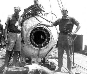 <p><strong>SF Fig. 4.2.</strong> William Beebe and Otis Barton with a deep diving bathysphere</p>
