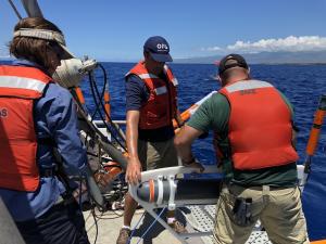 Eric Attias and team deploy CSEM imaging technology offshore Hawai‘i island.