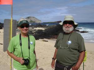 Marilyn and DB Dunlap in front of a Hawaiian monk seal.
