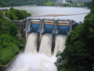 <p>Fig 1A. This dam in Japan can store energy when the water passes and spins a turbine generator.</p>