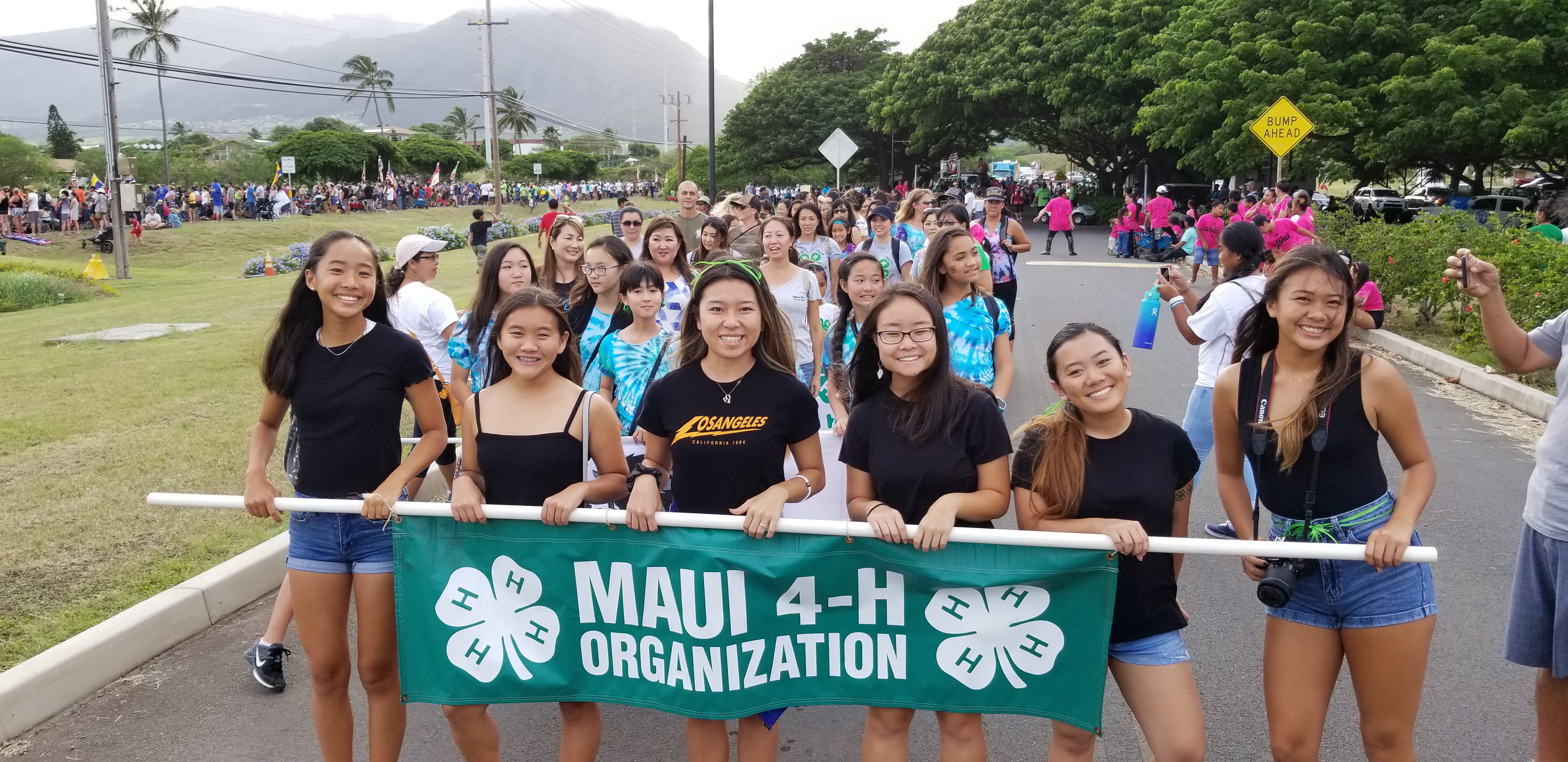 Maui 4-H Members Lined Up for Maui Fair Parade