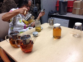 Rose Saito preparing mamaki tea