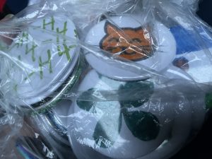 buttons for youth impacted by Maui wildfire