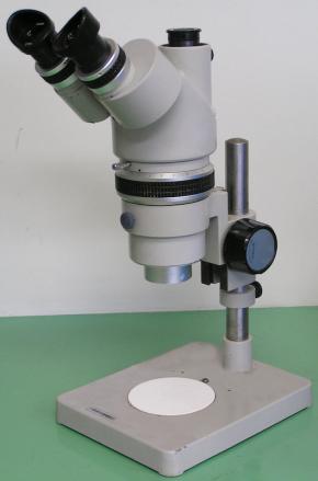 <p><strong>SF Fig. 2.2.</strong>&nbsp;(<strong>B</strong>) Dissecting microscope</p>
