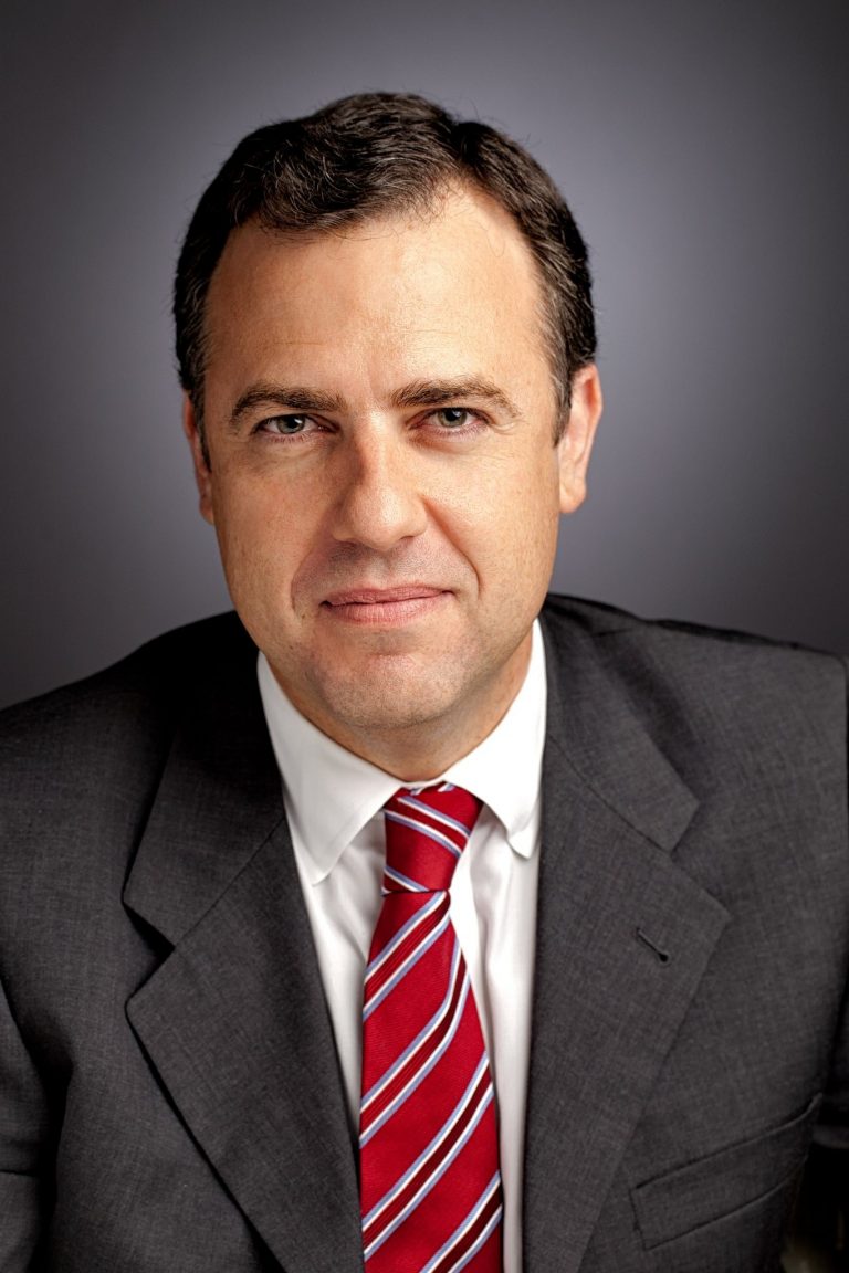 Andres Vinelli headshot