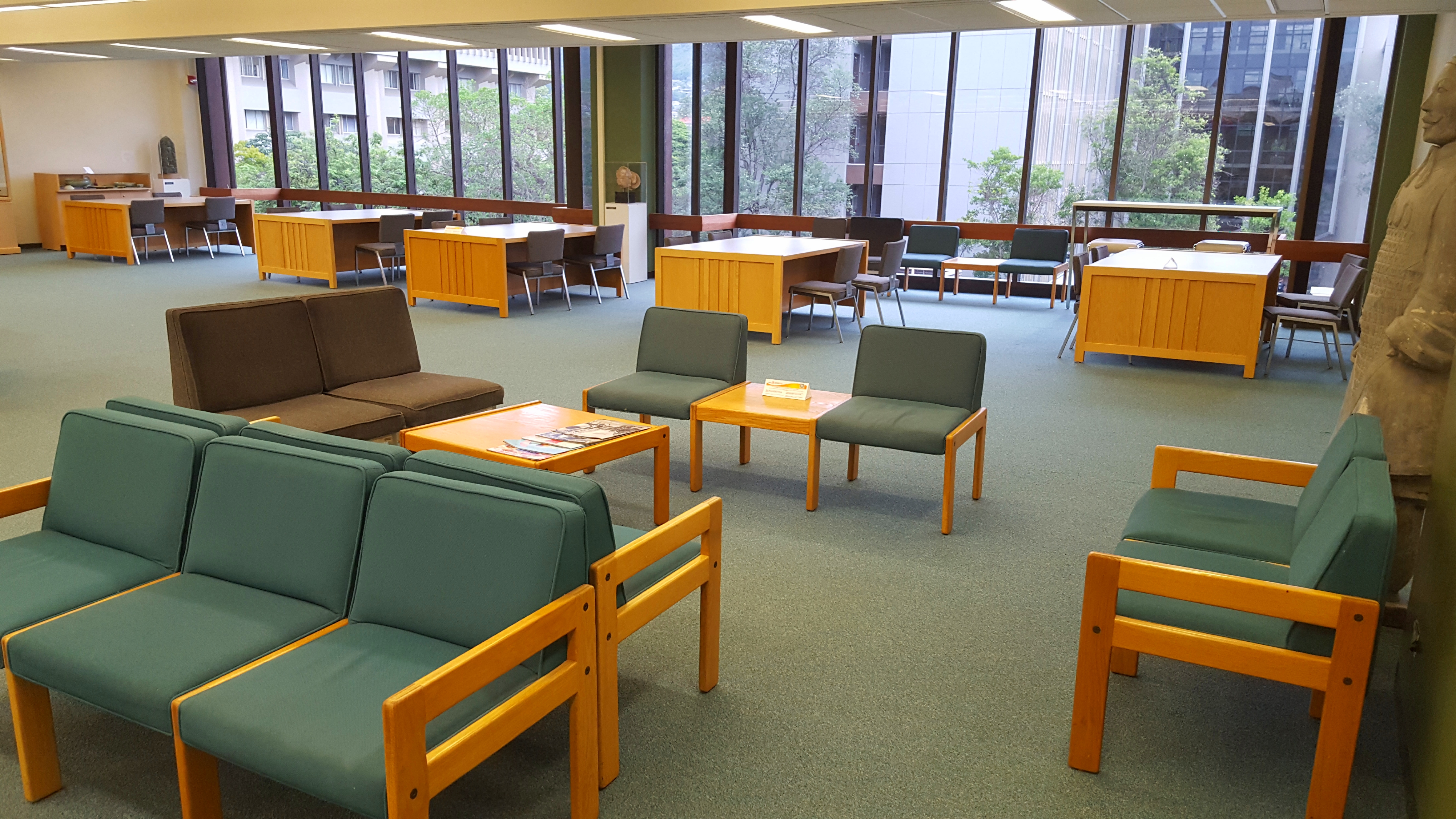 Hamilton Library Fourth Floor Study Space