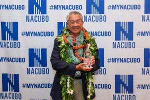 2019 NACUBO Distinguished Business Officer Award recipient Michael Unebasami (Photo credit: NACUBO) 