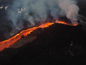 Kīlauea eruption, 2018. Credit: USGS/ Brian Shiro