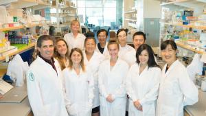 Group photo of Carbone and Yang laboratory members.