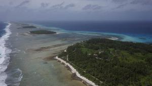 Kwajalein Atoll. Credit: Thomas Reiss, Pacific Coastal and Marine Science Center