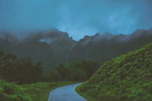 Atmospheric blocking can bring record-breaking rains to Hawai’i. Credit: Jason Miller via Unsplash