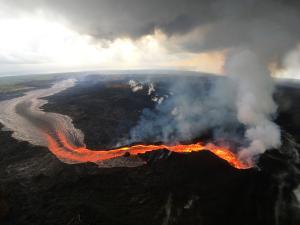 The lower East Rift Zone during Kīlauea Volcano's 2018 eruption. Credit: USGS, Matt Patrick.