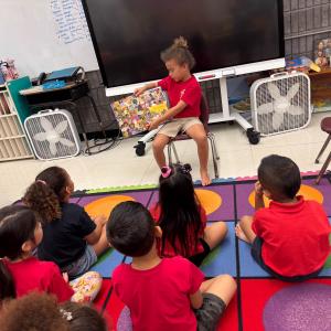 Kindergarteners at Ke Kula O Nāwahīokalaniʻōpuʻu