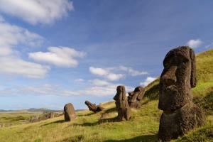 Moai (statues) on Rapa Nui. Credit: Terry Hunt.