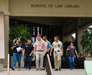 Newly admitted law students touring the law school and library.