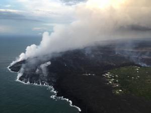 Kilauea Volcano, ocean entry. Credit: USGS Hawaiian Volcano Observatory.