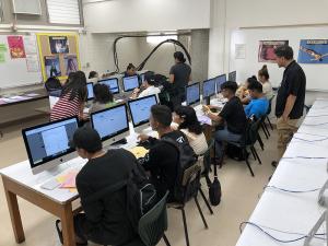 Seniors at McKinley High School apply to University of Hawai‘i campuses as part of GEAR UP Hawai'i