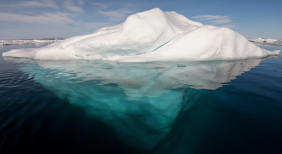 <p>Fig. 2a. An iceberg in the arctic floats freely in the water.</p>