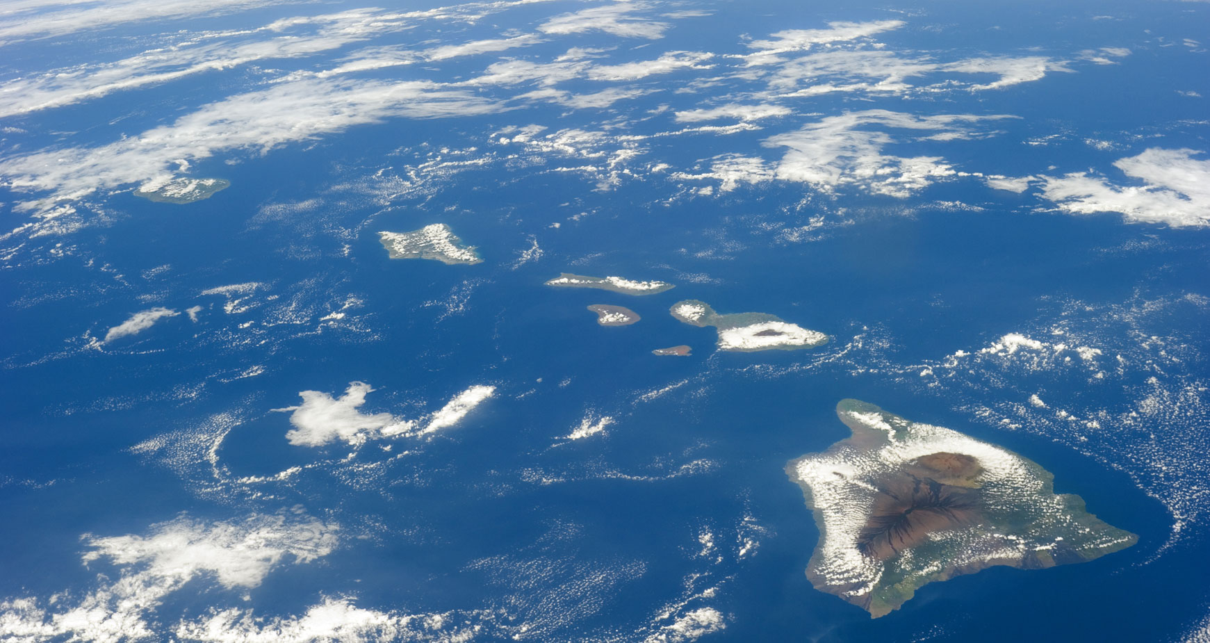 hawaiian islands from space - nasa
