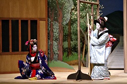 Osome (Lei Sadakari) and Omitsu (Xing Fan) in Nozaki Village (2004).