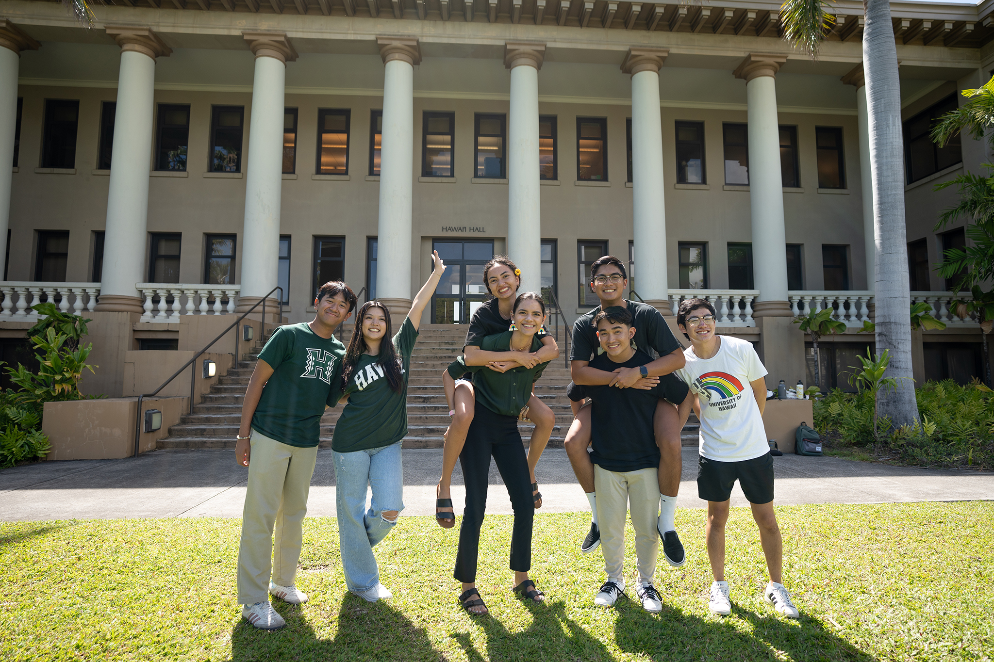 students in front of hawaii hall
