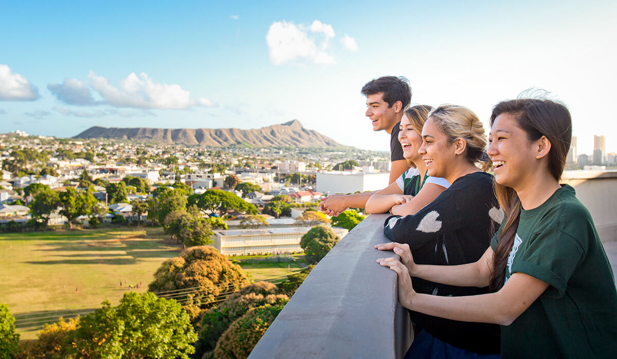 その他 UH students-diamondhead.jpg