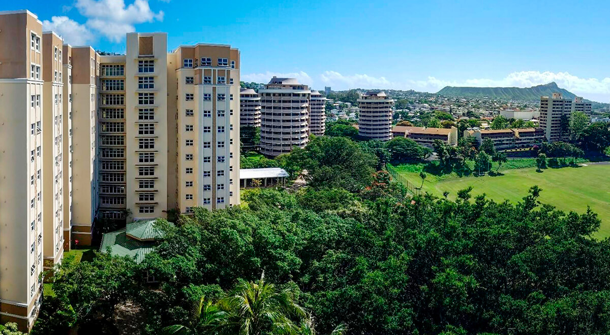 Panoramic view of some of the UH Mānoa student residences with Diamond Head in the background